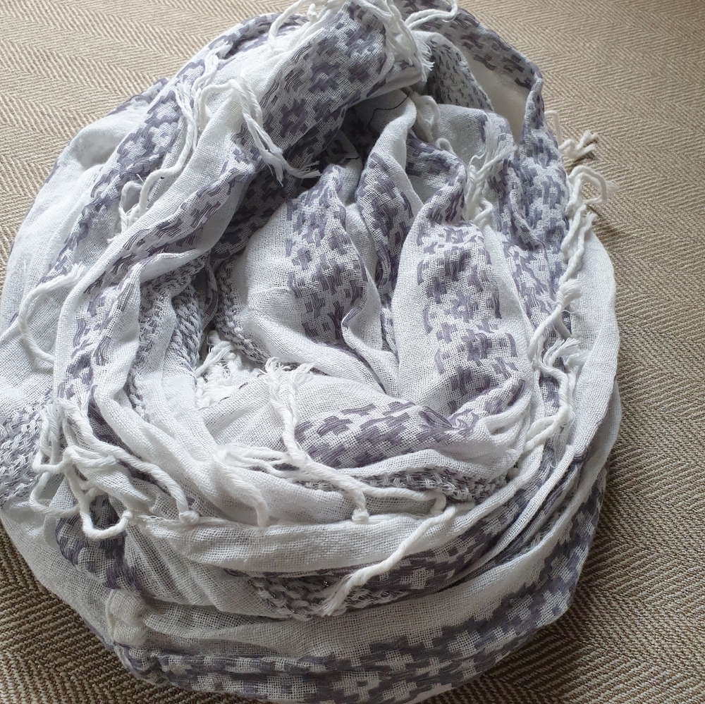 Infinity Loop Scarf or Shawl in Cotton - Picture 7 of 10